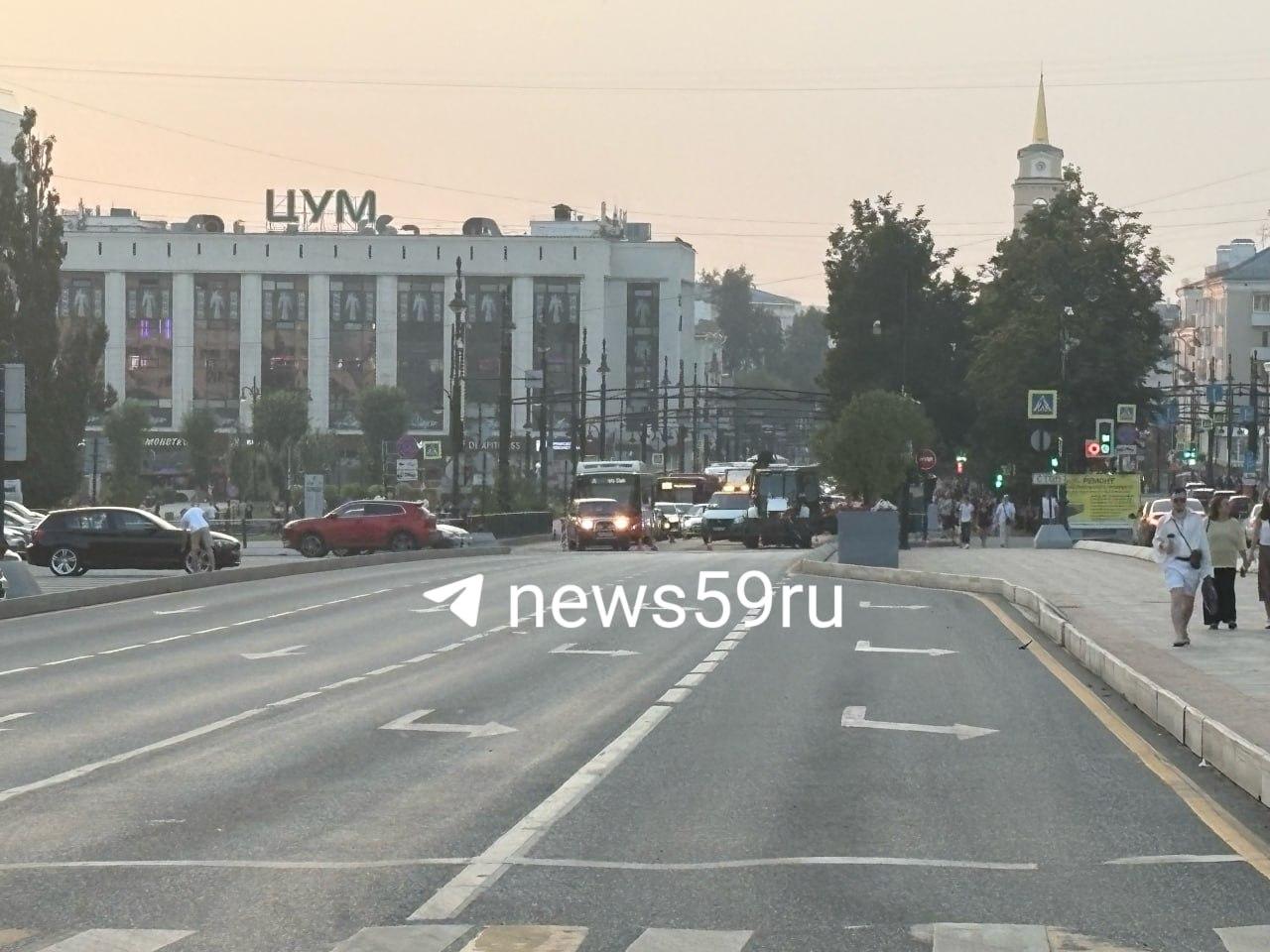 Пробка на Компрозе: пермяки ждут автобусы более 20 минут из-за ремонта