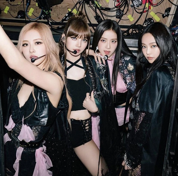 Дизбенда не будет: все участницы BLACKPINK продлили контракты с YG Entertainment