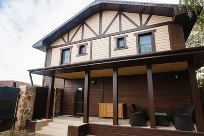 Parents Pay 220,000 Rubles for Graduation, 'Residentsia 888' Closes