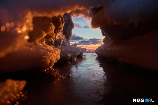 Фотокорреспондент НГС запечатлел пейзажи замерзшего Обского водохранилища | Источник: Александр Ощепков / NGS.RU