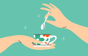 Почему нельзя пить чай с ложкой в кружке и еще 3 суеверия, о которых вы не знали