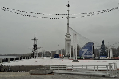 На Адмиралтейской площади объявили расписание катка