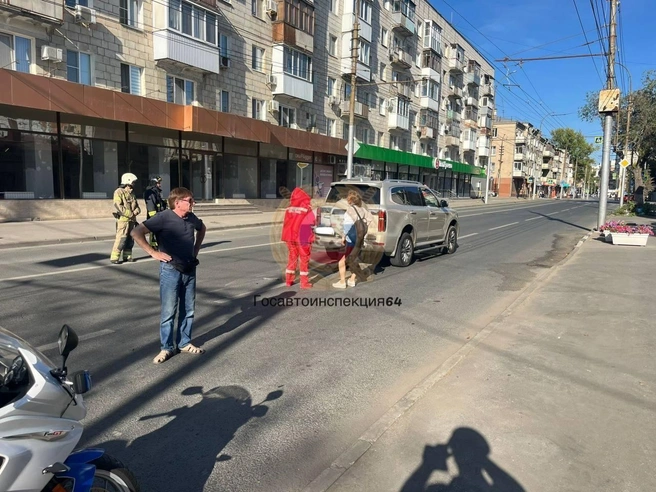 На место аварии также выезжали спасатели | Источник: ГИБДД по Саратову