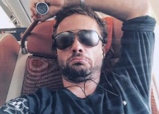 «Холостяк» Илья Глинников готовит для мамы дорогой подарок