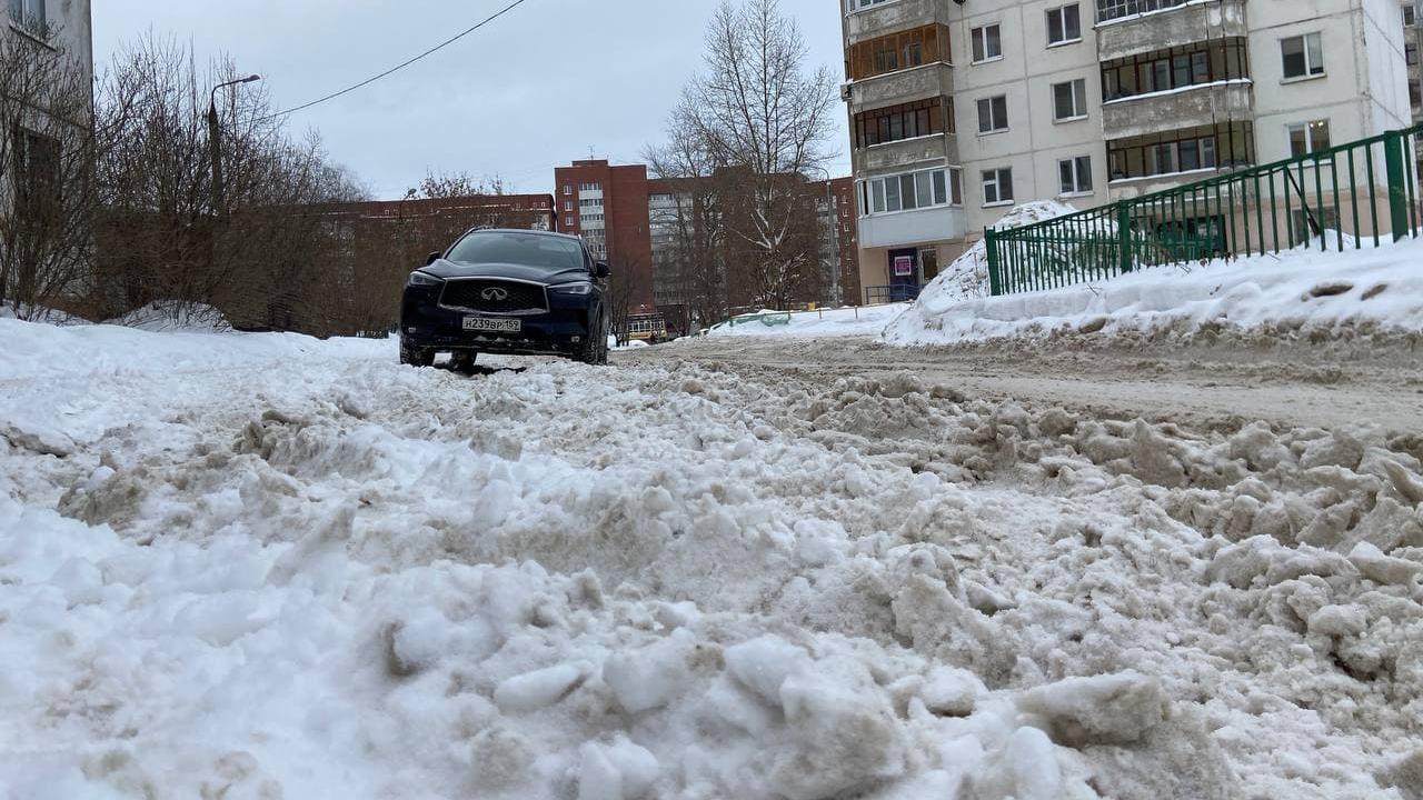 Почему на улице Шмидта в Перми не чистят снег; Почему на Садовом не убирают  снег; Когда почистят дорогу на улице Шмидта; Пермь 20.01.2022г. - 20 января  2022 - 59.ру