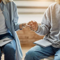 «Чтобы выздороветь, надо оттолкнуться от дна»: что такое и как устроен рехаб