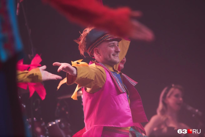 А ее ансамбль отплясывал с душой | Источник: Роман Данилкин / 63.RU