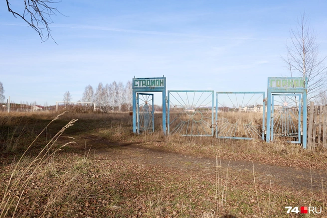 На поляне за воротами с 1944 по 1948 год жила тысяча военнопленных | Источник: Михаил Шилкин