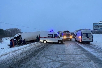Водитель Форда погиб в ДТП с грузовиком на Чуйском тракте