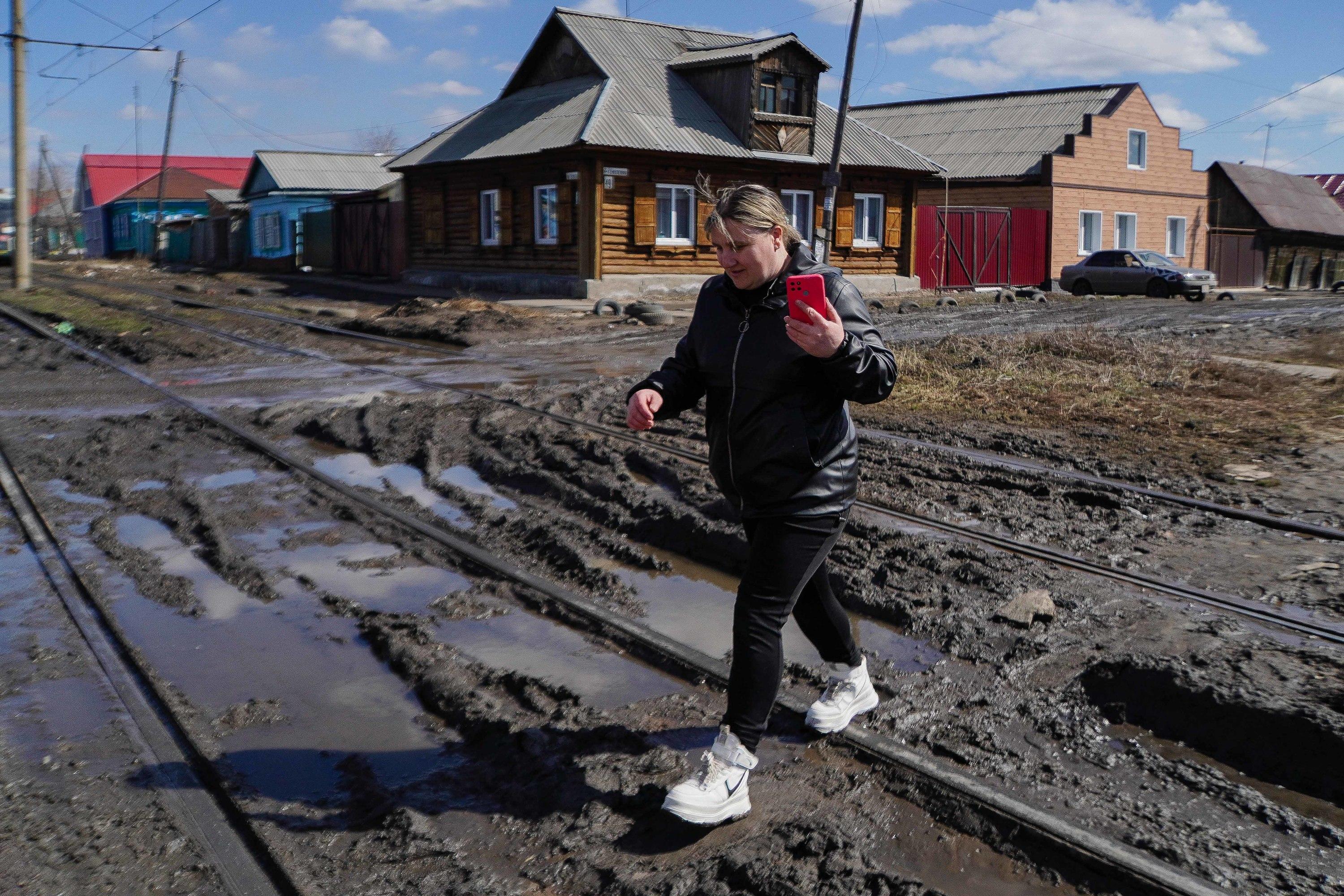 Как частник в центре Омска тонет в грязи — репортаж - 18 апреля 2024 -  НГС55.ру