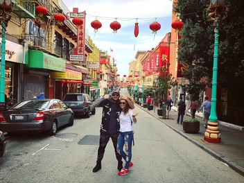 Пара не скрывала богатую жизнь