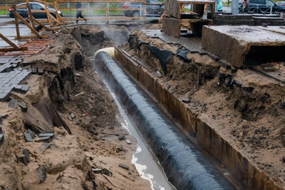 В Тюмени продлили перекрытие перекрестка из-за теплотрассы