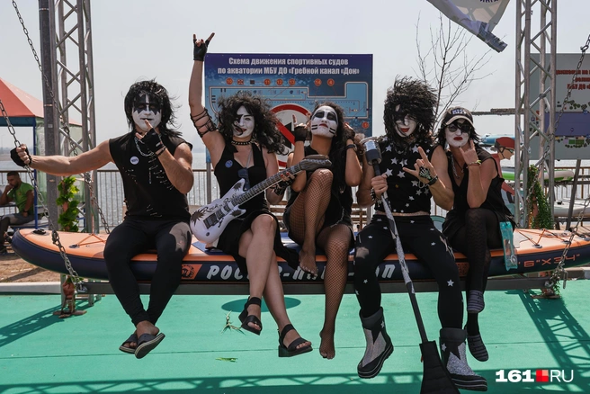 Группа Kiss. Они, кстати, взяли первое место за лучший образ | Источник: Евгений Вдовин / 161.RU