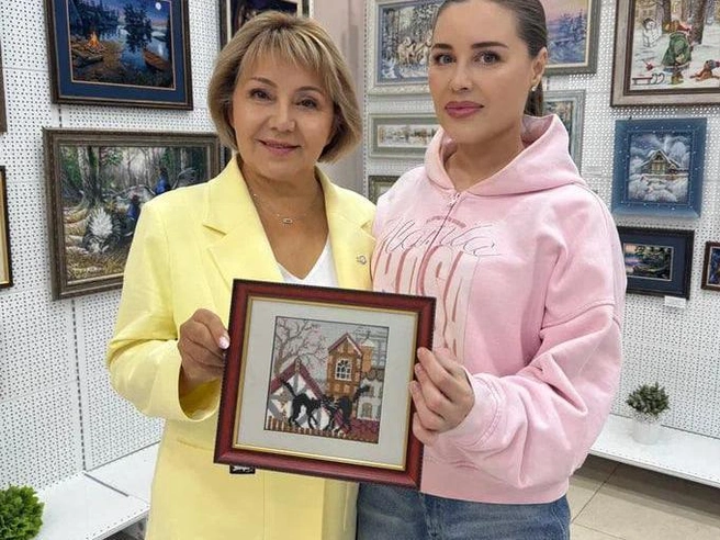 Эту картину Юлия вышила сама | Источник: читательница E1.RU