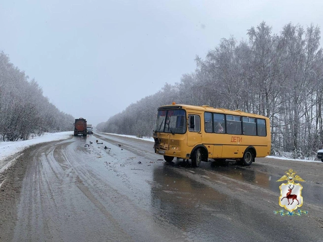 Основной удар пришел на переднюю часть ПАЗа | Источник: Госавтоинспекция Нижегородской области