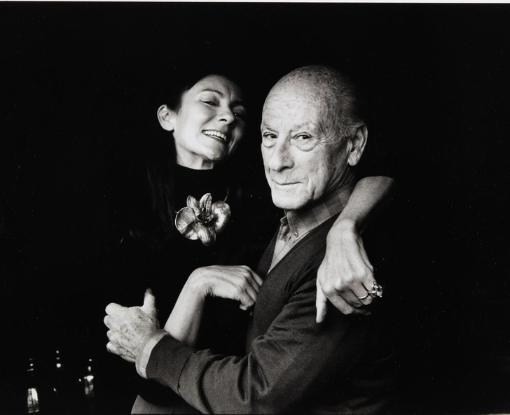 Коллекционеры Полин и Константин Карпидасы, ок. 1990. © François-Marie Banier/Karpidas Family Archive. | mydecor.ru