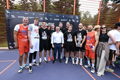 В Магнитогорске открыли современную баскетбольную площадку WIN COURT