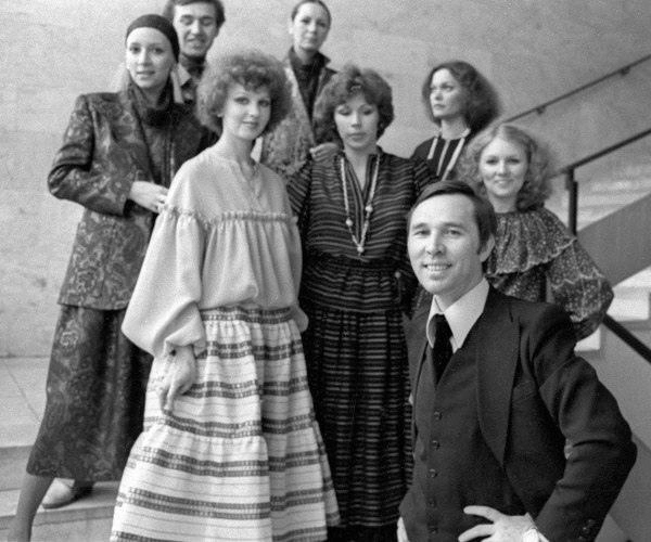Великий кутюрье Вячеслав Зайцев вдохновлялся красотой тюменских девушек и чарующими северными мотивами | Источник: Moda_tmn / Vk.com