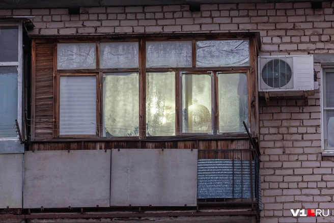 Пенсионерка по-прежнему живет в проданной квартире | Источник: Алексей Волхонский / V1.RU