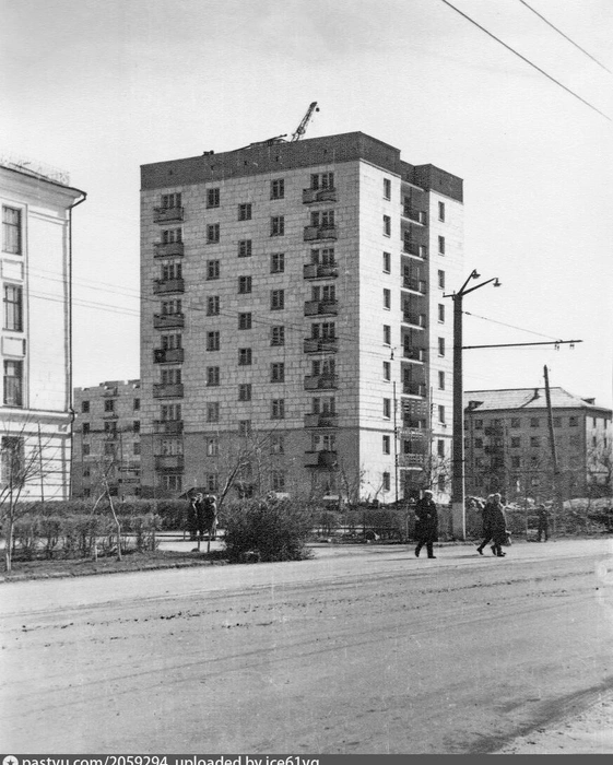 9-этажный дом на перекрестке Пролетарская — Гоголя, 1967 г. | Источник: Старый Курган Автор: Архив Ольги Максимовой