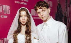 Поздравление от Анны Пересильд и танцевальный баттл: Ваня Дмитриенко показал, как отметил 20-летие