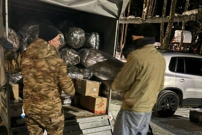 Волонтеры благодарят депутатов за помощь с маскировочными сетями