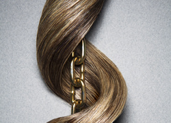 Готовим волосы к зиме: что такое ампульное лечение и почему оно так удобно