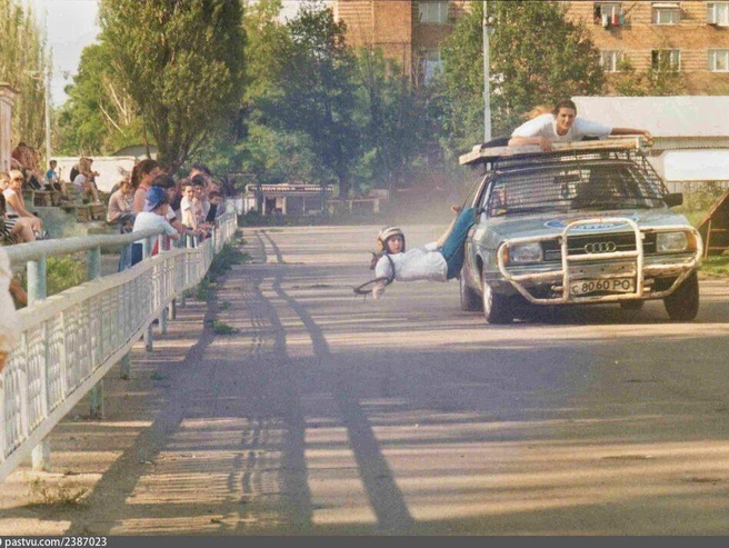 1990–2000 годы. Стадион «Авангард» на улице Нагибина. Сейчас на этом месте находится аквапарк «H2O». | Источник: «Музей истории города Ростова-на-Дону» / pastvu.com