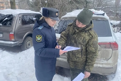 Орловские судебные приставы передали конфискованные автомобили в зону СВО