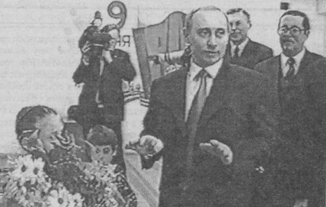 Путин вручил подарки воспитанникам детдома | Источник: «Иркутский авиастроитель»