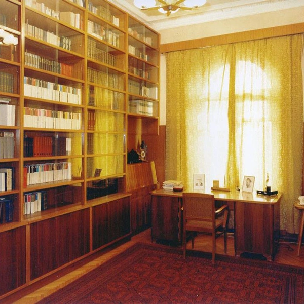 как выглядела квартира, в которой жил Юрий Андропов | Источник: Соцсети
