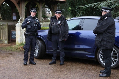 Обыск в Royal Lodge: полиция нагрянула после ареста принца Эндрю