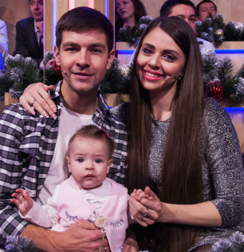 Дмитрий Дмитренко и Ольга Рапунцель с дочкой