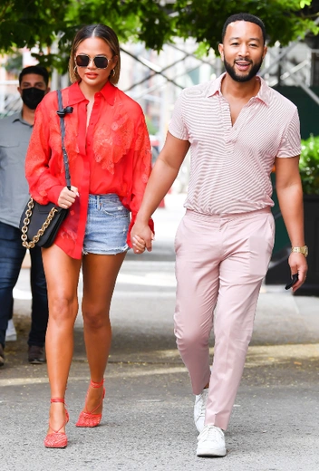 Крисси Тейген и Джон Ледженд в Нью-Йорке | marieclaire.ru