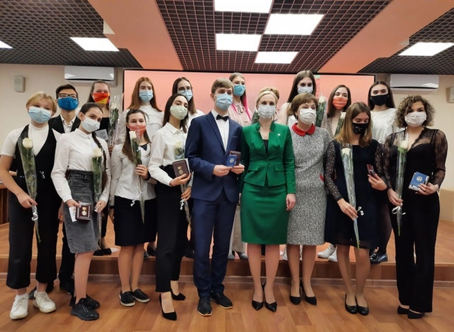 Две рязанские школьницы выиграли в конкурсе миллион на учебу | ya62.ru