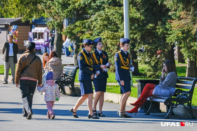 Погода стояла непонятная — вроде жарко, но ветер холодный | Источник: Булат Салихов / UFA1.RU