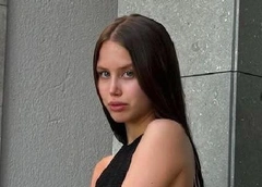 19-летняя невеста Григория Лепса мечтает родить ребенка: «Загадываю внучку тебе, мам!»