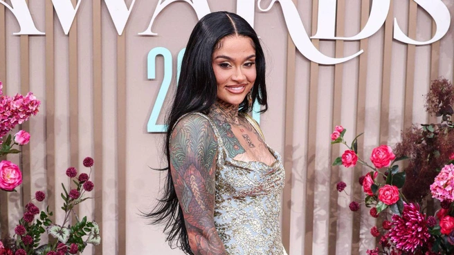 Kehlani заявила, что вместе мы сильнее, выступая против ICE. | Источник: MEGA