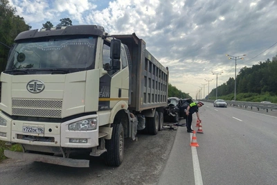 Трое пострадали в ДТП с грузовиком на Новомосковском тракте
