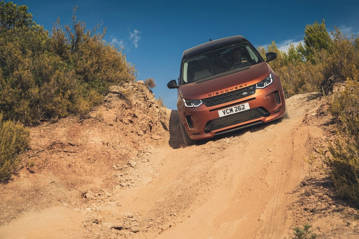 Шесть удивительных фактов об автомобилях Land Rover