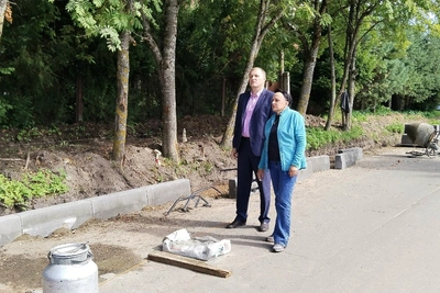 Депутаты работают в округах во время каникул