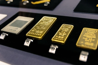 Gold Sets New Records: Is Now the Time to Buy?