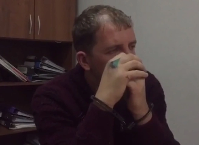 Появилось видео допроса подозреваемого в убийстве студенток под Оренбургом | ya62.ru