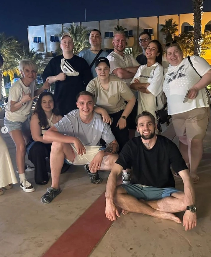 Участники 3-го сезона «Адского шефа» в Дубае | Источник: erohasaha / Instagram.com (экстремистская организация, деятельность запрещена на территории РФ)