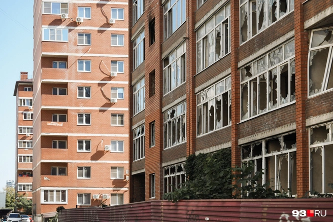 Один из брошенных застройщиком домов | Источник: Дарья Паращенко / 93.RU