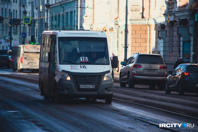 Микроавтобусы составляют две трети от общего числа техники, занимающейся перевозкой пассажиров в Иркутске | Источник: Даниил Конин / «ИрСити»