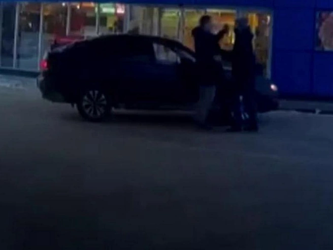 Один из участников конфликта использовал газовый баллончик против другого | Источник: Очевидец