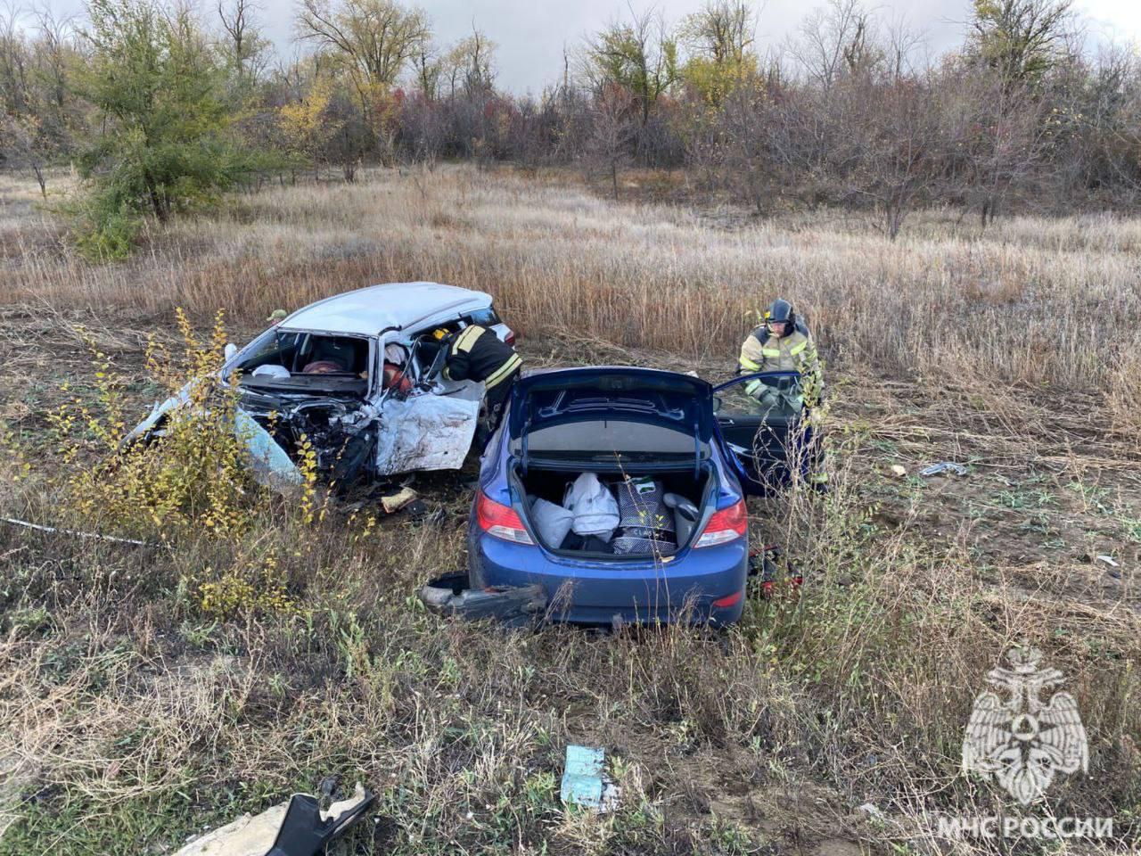 Три человека погибли в страшной автокатастрофе под Волгоградом