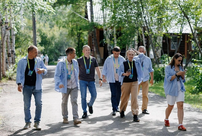 Для профессионального развития доступны программы обучения: работник из одного подразделения может на определенный срок перейти в другой отдел и познакомиться с его работой изнутри | Источник: Быстринский ГОК