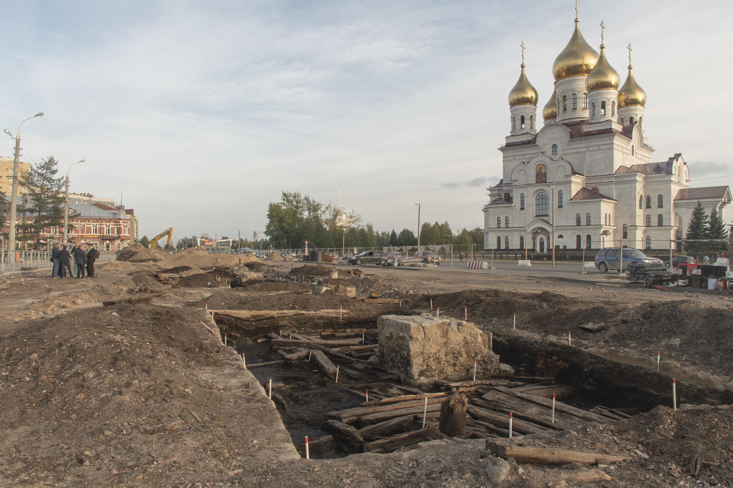 Когда закончат раскопки в центре Архангельска? Что говорят археологи о площади Профсоюзов